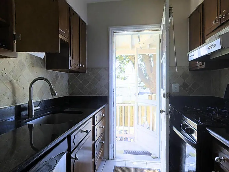 2112 N Brandywine St — Photo 7