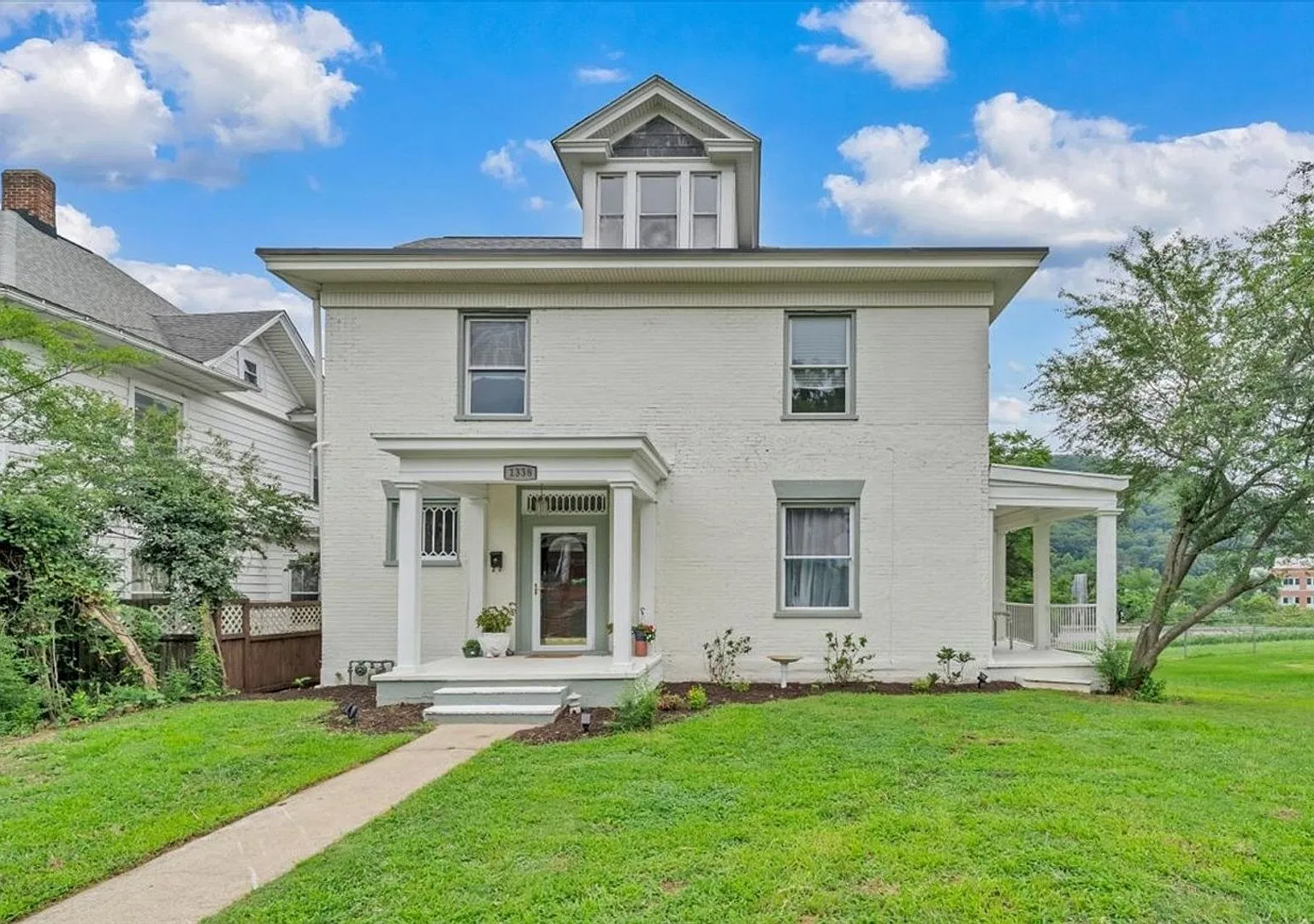 Spacious 5BR House in Roanoke — Photo 1