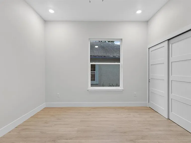 207 Athens St — Photo 59