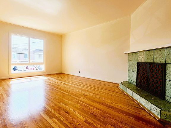 3rd image of 2635 39th Ave