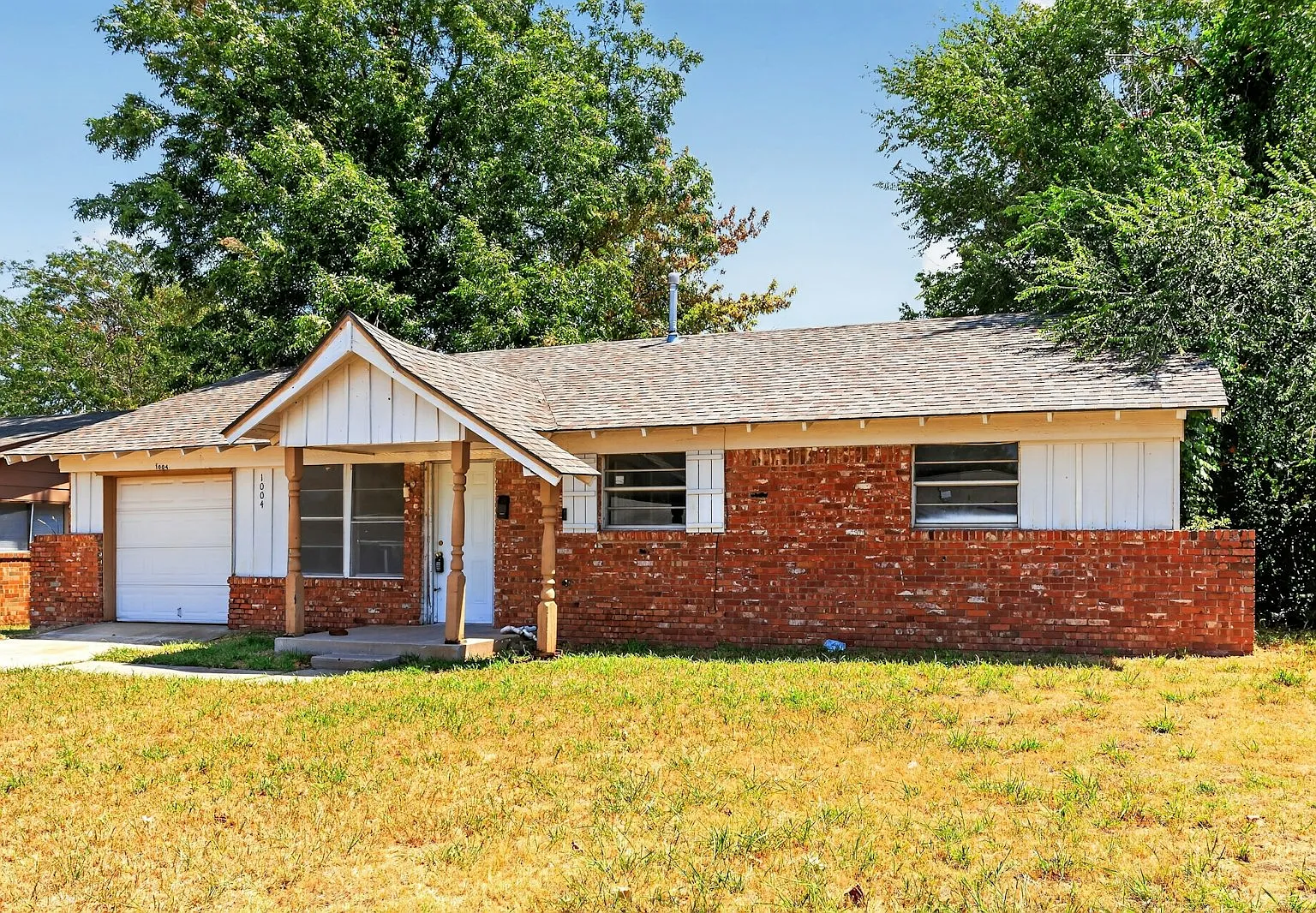 1004 Lotus Avenue — Photo 1