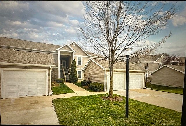 Entrance to the Condo with adjoining garage