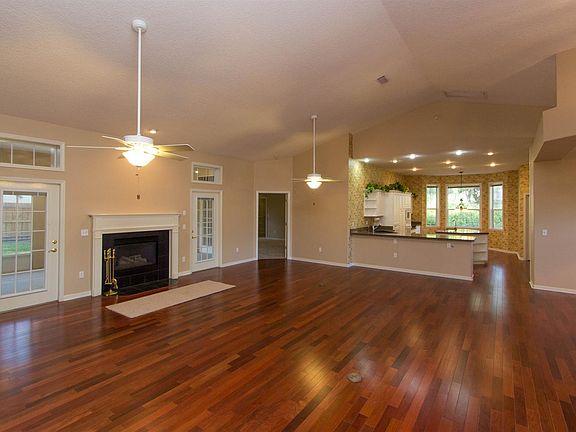 4th image of 1331 Myrtle Dr