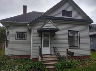 423 38th St, Moline, IL 61265