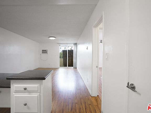 4th image of 425 S Kenmore Ave APT 311