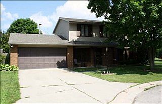 1st image of 30 Maple Ct