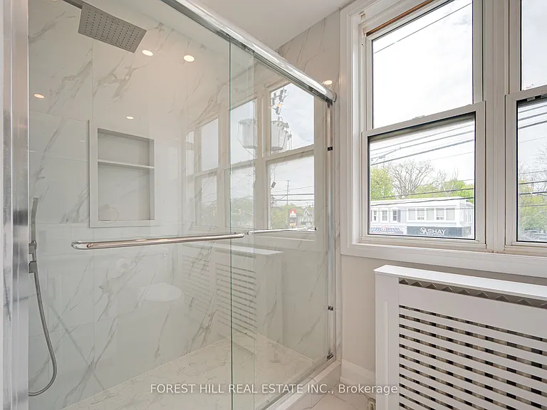 7725 Yonge St #2 — Photo 13