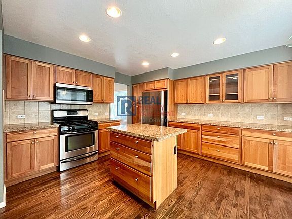 4th image of 1106 Highland Park Dr