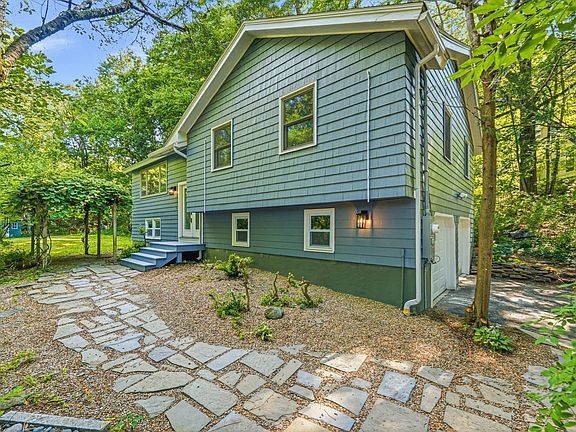 2nd image of 7 Hillcrest Dr