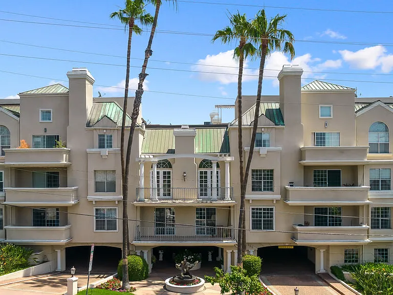 930 N Doheny Dr #317 — Photo 27