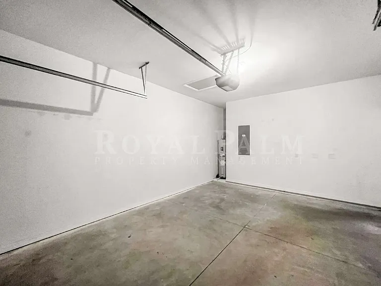 1322 Trafalgar Pkwy — Photo 29