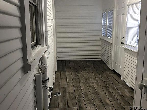 5th image of 2106 Magnolia Dr