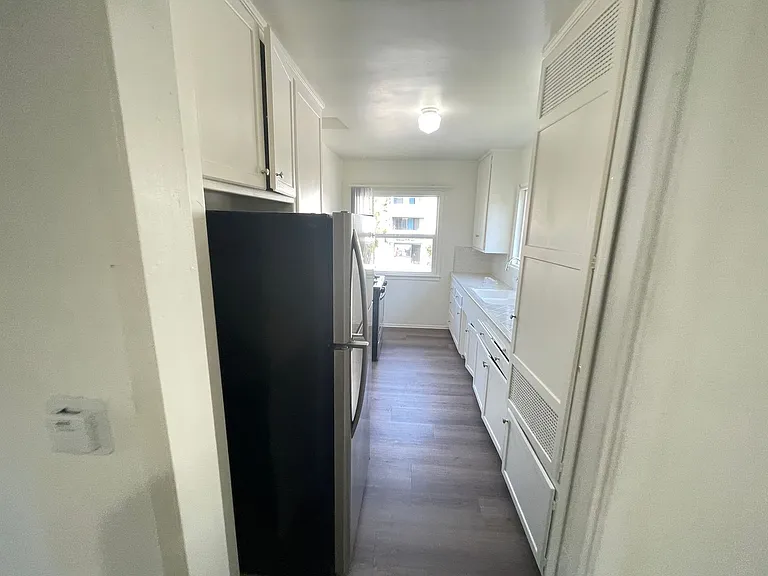 4265-4271 Coldwater Canyon Ave — Photo 4