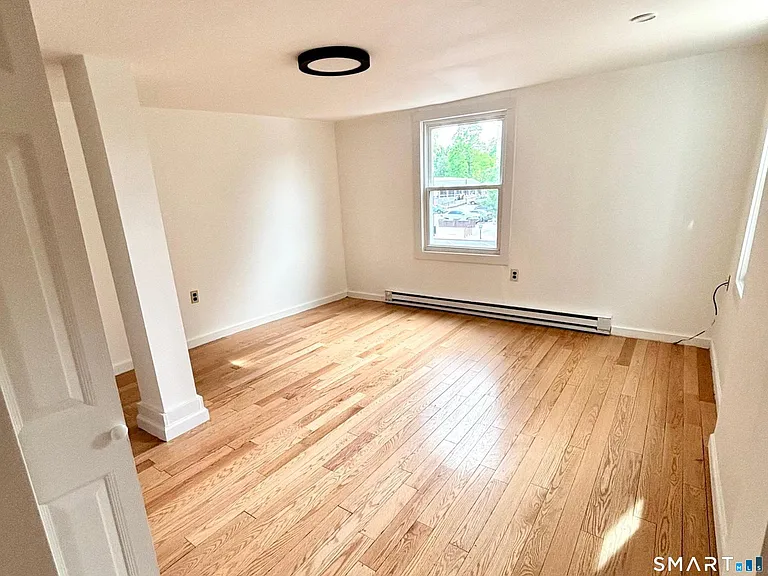 582 Main St — Photo 5