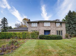 2 Foxpointe Cir, Fairport, NY 14450