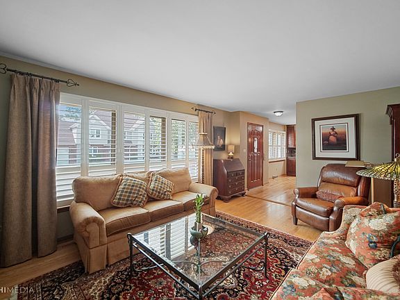 5th image of 5124 W 91st St