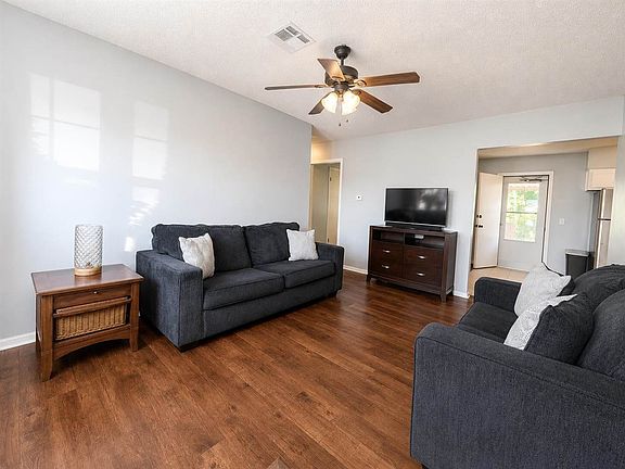 2nd image of 2724 N Park Dr