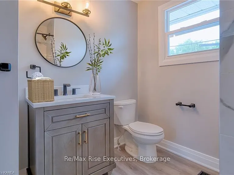 631 Aylmer Cres #1 — Photo 16