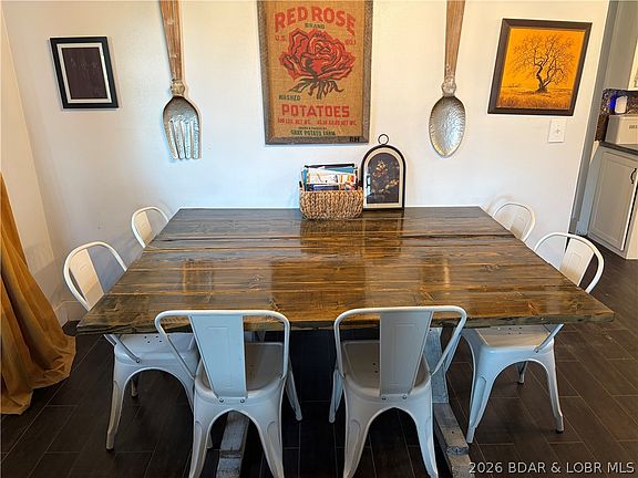 4th image of 876 Malibu Rd