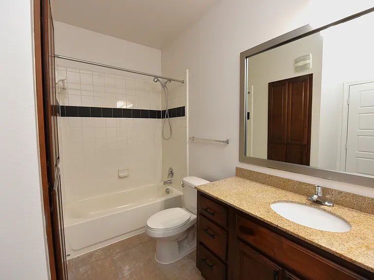 Legend V Apartments — Photo 19