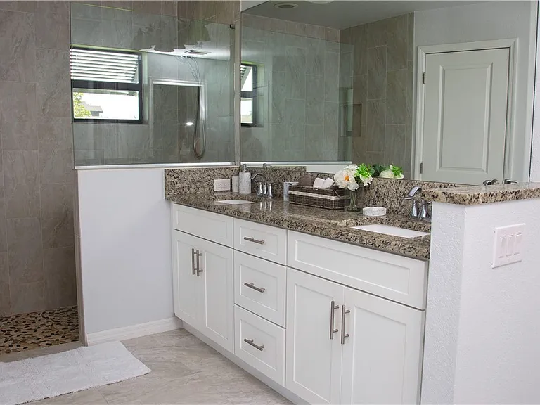503 SW 11th Ct — Photo 5