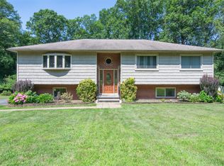 3 Rosa Dr, White Plains, NY 10607