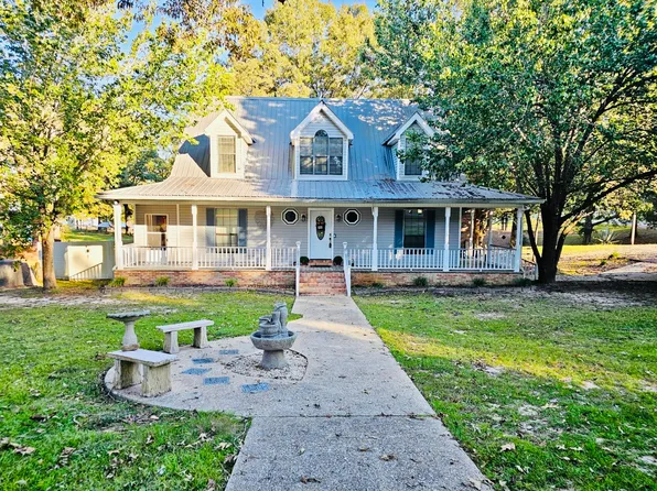 6 Bonnie Ln, Lumberton, MS 39455