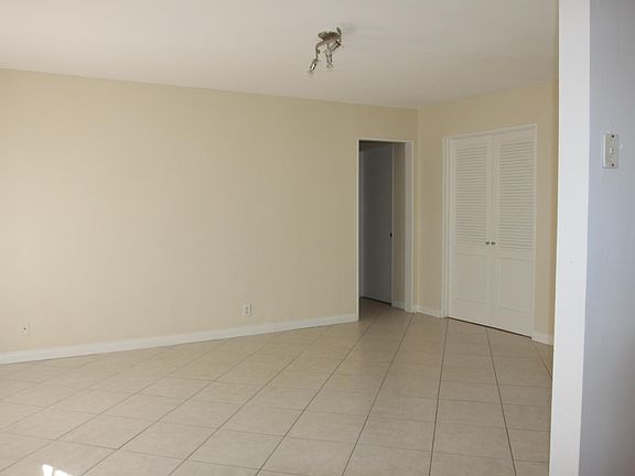 4th image of 20702 Norwalk Blvd