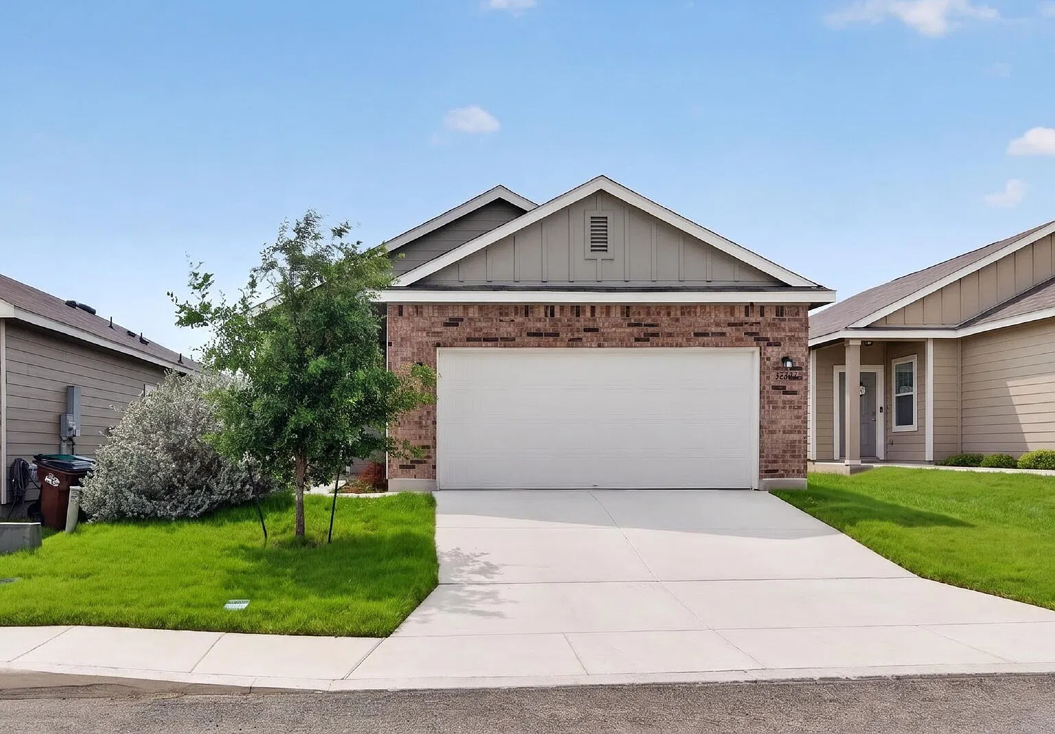 3 bed, 2.0 bath, 1414 sqft, $1,625 — Photo 2