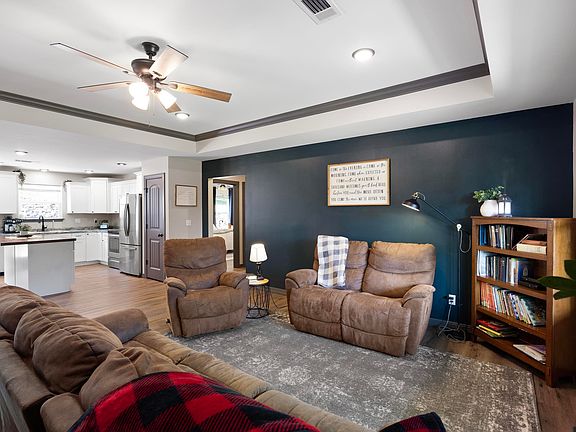 3rd image of 10461 Arroyo Ln