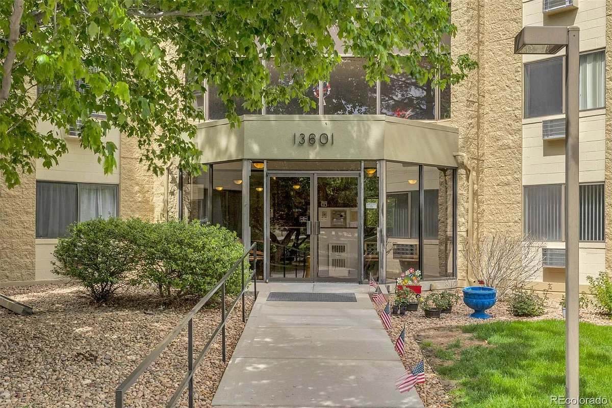 Building Photo - 13601 E Marina Dr #304