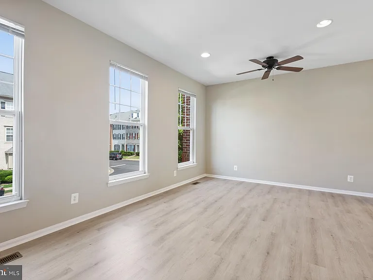 9147 Ribbon Falls Loop — Photo 11