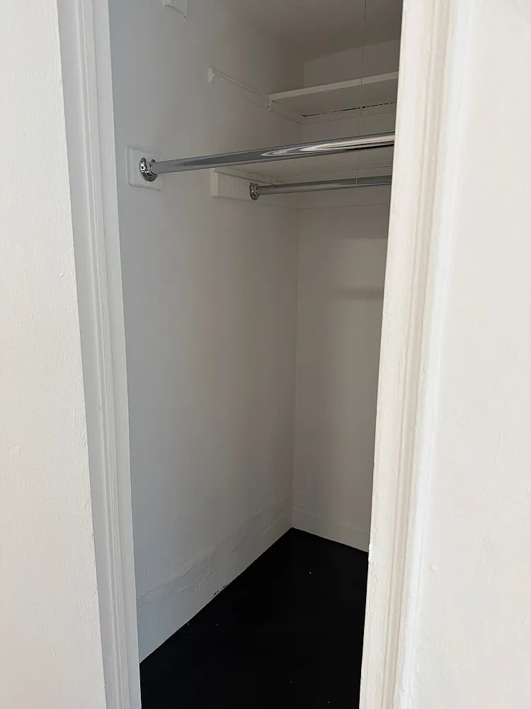 Building Photo - 108 E 38th St #209