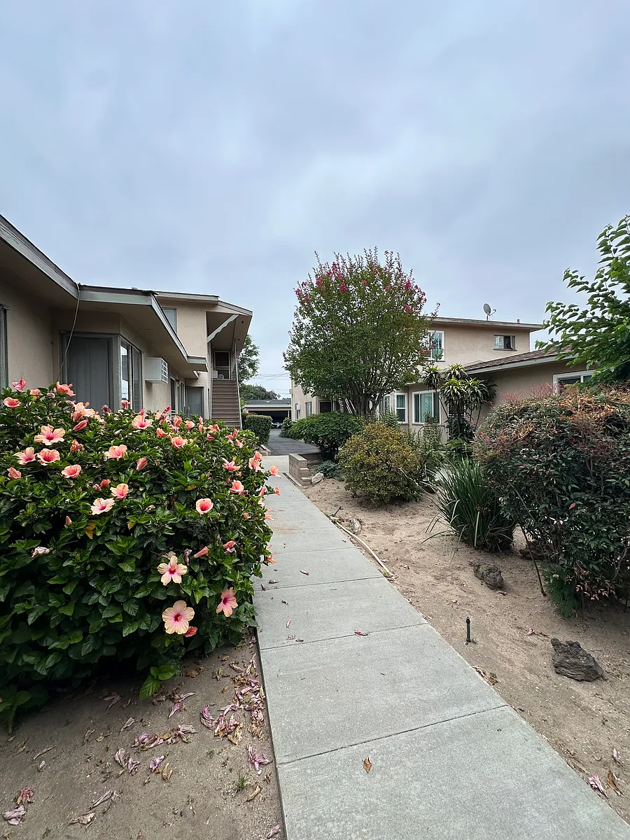 Building Photo - 540 N Catalina Ave #4