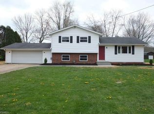 3352 Brenner Rd, Barberton, OH 44203