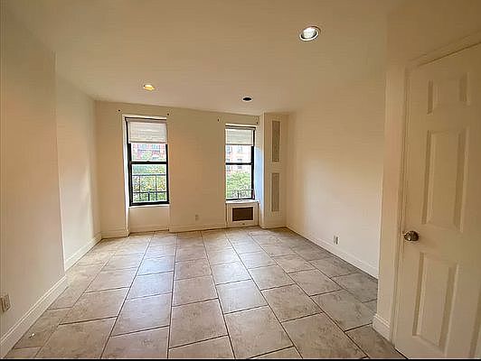 2nd image of 100 W 83rd St #3E
