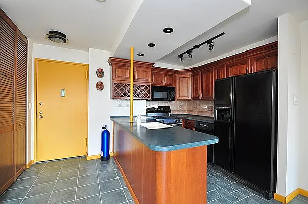 Sold by SBNY RE | media 12