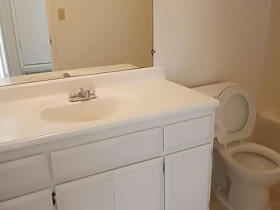 4th image of 2211 Leland Ct