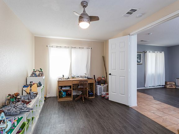 4th image of 1619 Granville Way