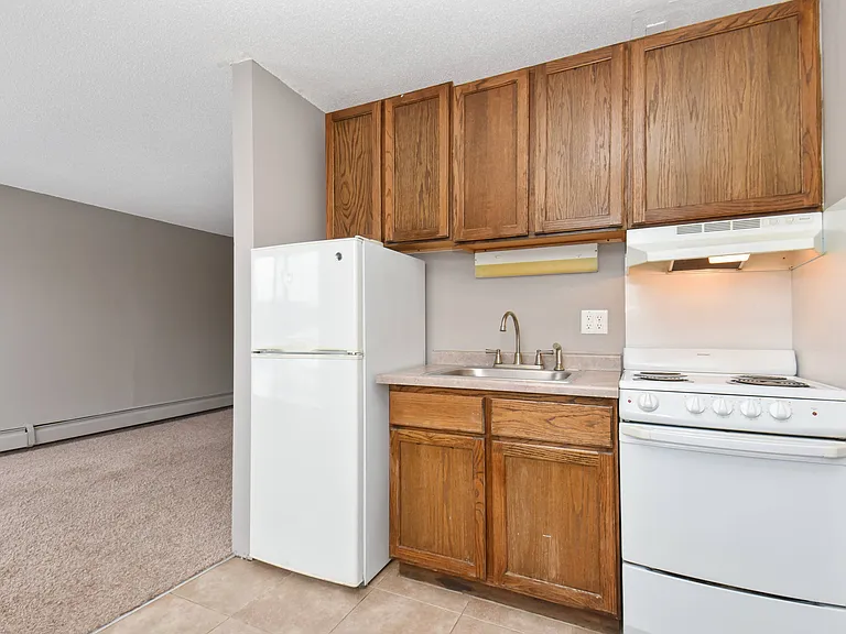 Roseville, MN Rosedale Estates | Kitchen
