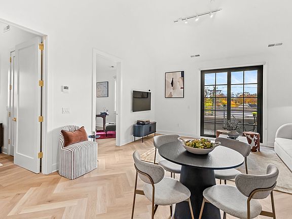 5th image of 100 E Putnam Ave #311