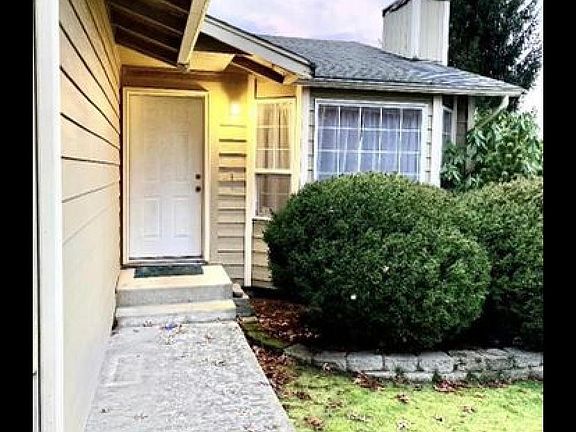 4th image of 2602 20th St SE