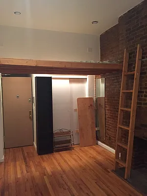 Rented by Metroline Realty | media 14