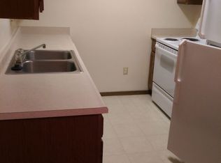 8320 California St APT 2B, Omaha, NE 68114