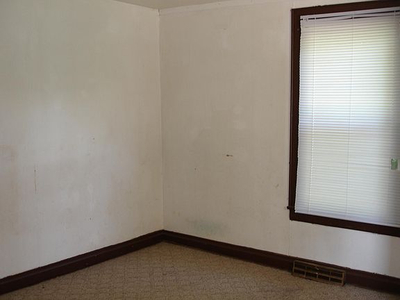 3rd image of 125 Park St