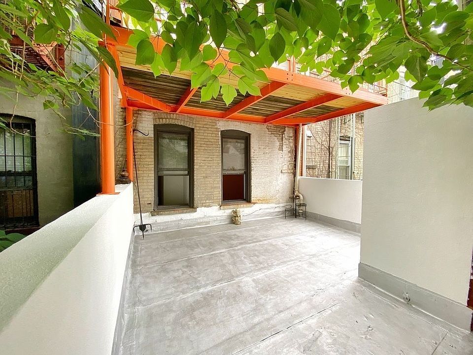 1st image of 704 Washington Ave APT 2