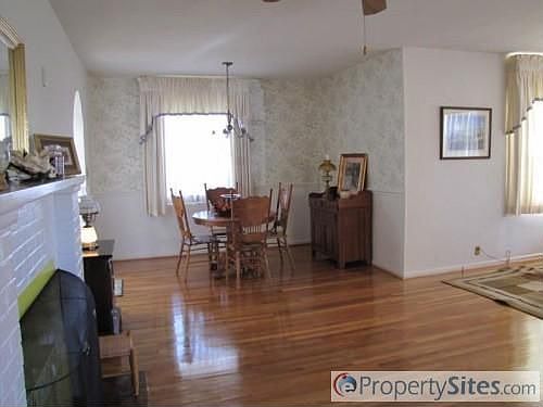 4th image of 1203 Jeanette Ave