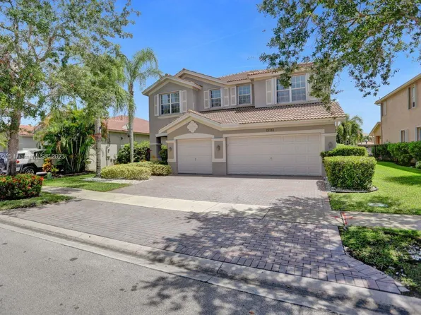 19341 Stonebrook St, Weston, FL 33332
