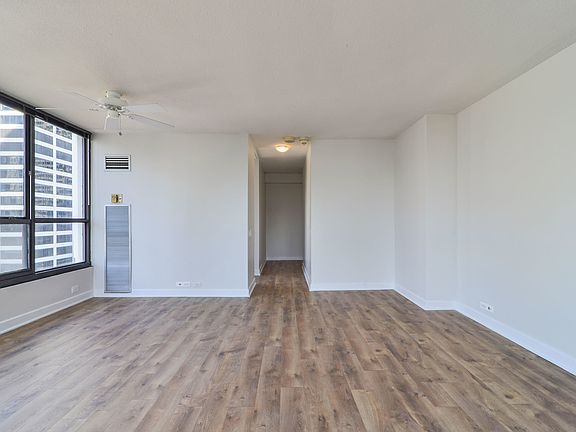 5th image of 405 N Wabash Ave Unit 1503