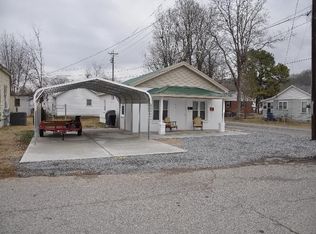 201 Slayden Ave, Waverly, TN 37185